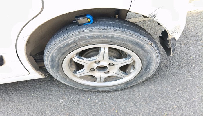 2017 Maruti Wagon R 1.0 LXI CNG, Petrol, Manual, 1,15,588 km, tyre