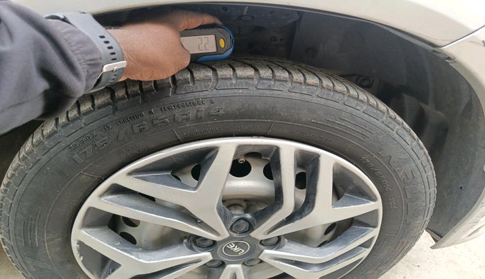 2013 Honda Brio EX MT, Petrol, Manual, 92,084 km, tyre