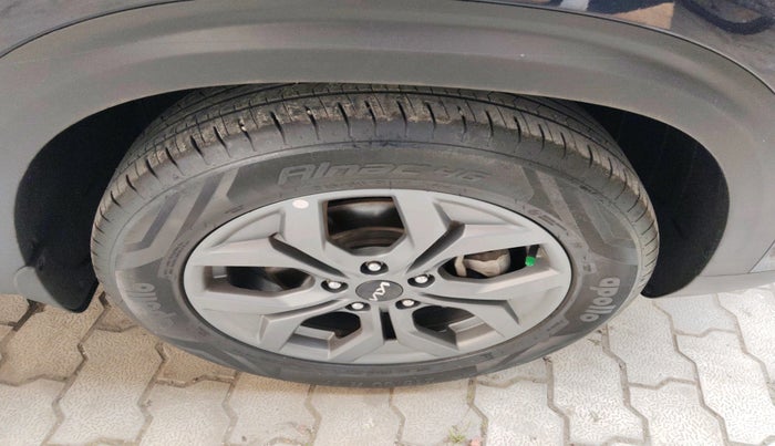 2024 KIA SELTOS  HTX 1.5 PETROL MT, Petrol, Manual, 10,998 km, tyre