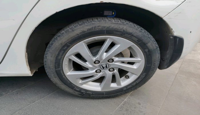2016 Honda Jazz 1.2L I-VTEC V AT, Petrol, Automatic, 97,253 km, tyre