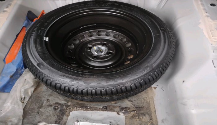 2015 Honda City 1.5L I-DTEC SV, Diesel, Manual, 99,371 km, tyre