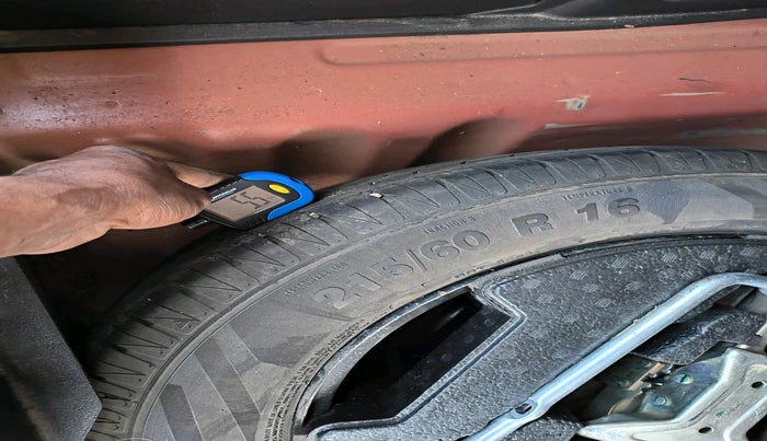 2019 Maruti Swift ZDI PLUS, Diesel, Manual, 1,44,734 km, tyre