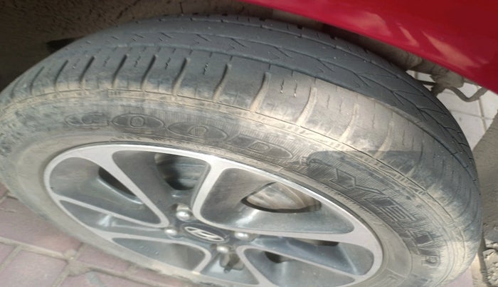 2017 Hyundai Grand i10 SPORTZ AT 1.2 KAPPA VTVT, Petrol, Automatic, 29,815 km, tyre