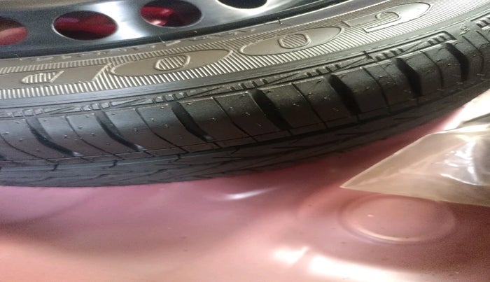 2017 Hyundai Grand i10 SPORTZ AT 1.2 KAPPA VTVT, Petrol, Automatic, 29,815 km, tyre