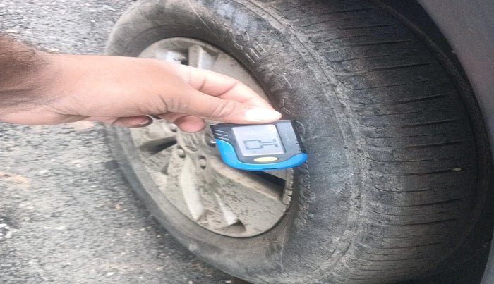 2015 Maruti S Cross ZETA 1.3, Diesel, Manual, 1,65,357 km, tyre