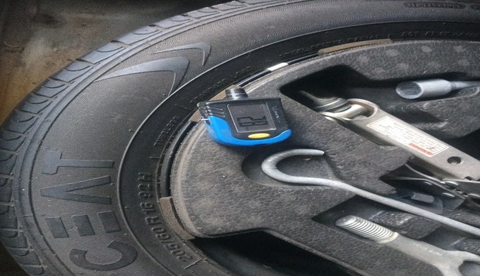 2015 Maruti S Cross ZETA 1.3, Diesel, Manual, 1,65,357 km, tyre