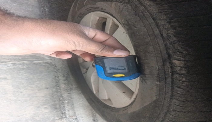 2015 Maruti S Cross ZETA 1.3, Diesel, Manual, 1,65,357 km, tyre