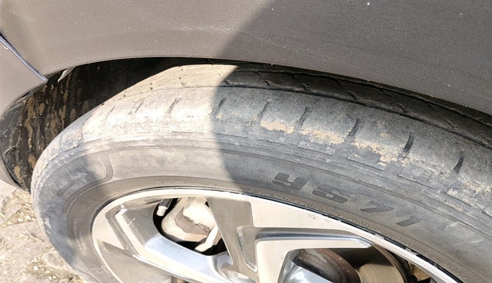 2015 Hyundai Creta SX 1.6 DIESEL, Diesel, Manual, 1,81,922 km, tyre