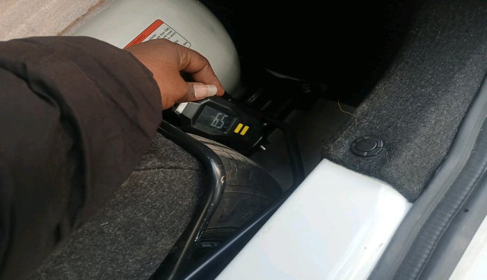 2024 Maruti New Wagon-R VXI CNG 1.0, Petrol, Manual, 6,012 km, tyre