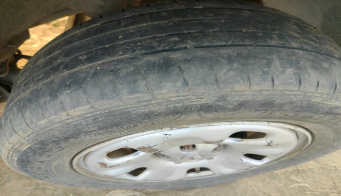 2013 Renault Duster 85 PS RXE DIESEL, Diesel, Manual, 1,04,143 km, tyre