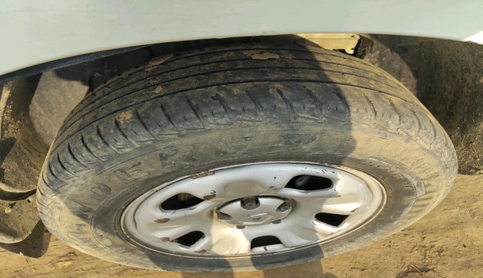 2013 Renault Duster 85 PS RXE DIESEL, Diesel, Manual, 1,04,143 km, tyre