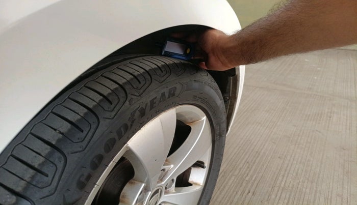 2017 Skoda Superb STYLE 1.8 TSI MT, Petrol, Manual, 40,953 km, tyre