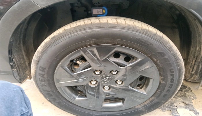 2024 Hyundai VENUE SX 1.2 PETROL, Petrol, Manual, 14,034 km, tyre