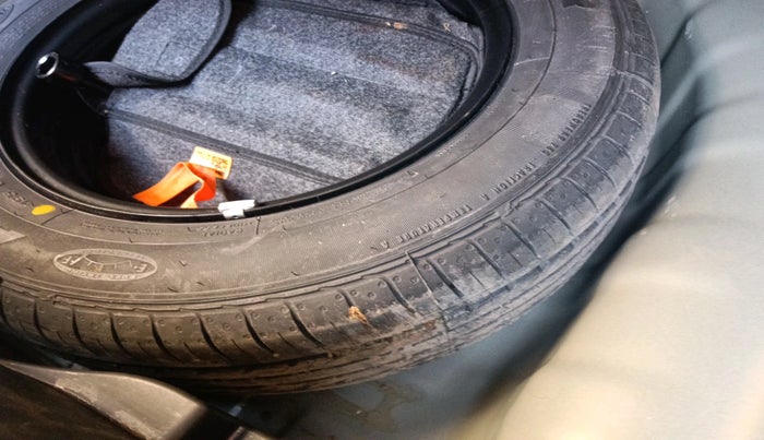 2024 Hyundai VENUE SX 1.2 PETROL, Petrol, Manual, 14,034 km, tyre