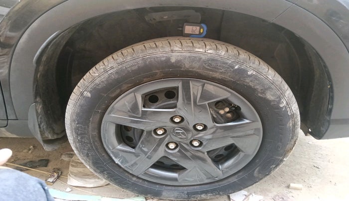 2024 Hyundai VENUE SX 1.2 PETROL, Petrol, Manual, 14,034 km, tyre