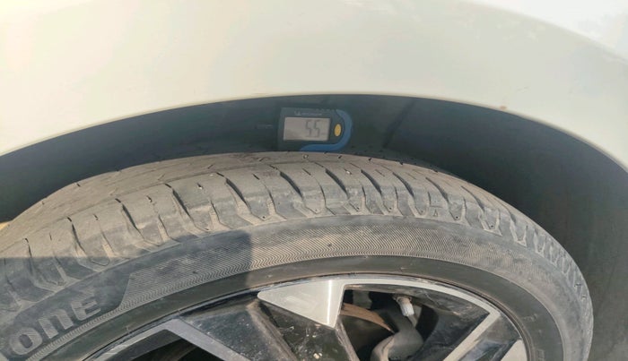 2022 Hyundai Verna SX (O) 1.5 VTVT IVT, Petrol, Automatic, 26,810 km, tyre