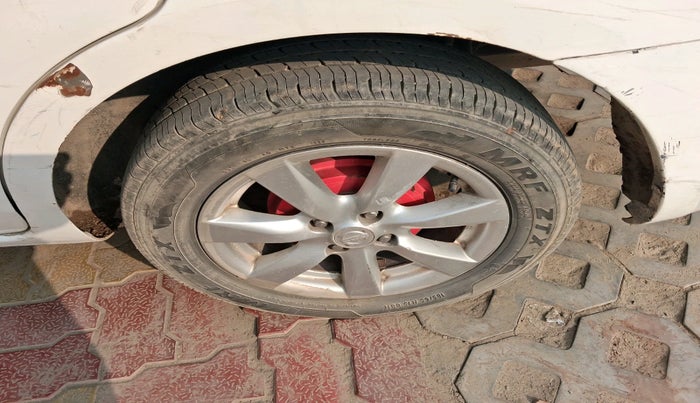 2011 Nissan Sunny XE, Petrol, Manual, 1,12,067 km, tyre