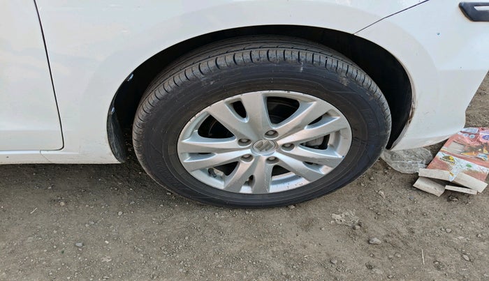 2017 Maruti Ertiga VXI, Petrol, Manual, 51,552 km, tyre