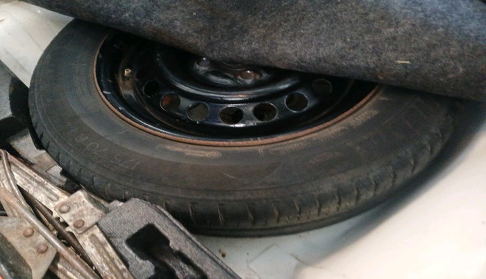 2013 Honda Amaze 1.5L I-DTEC S, Diesel, Manual, 90,912 km, tyre