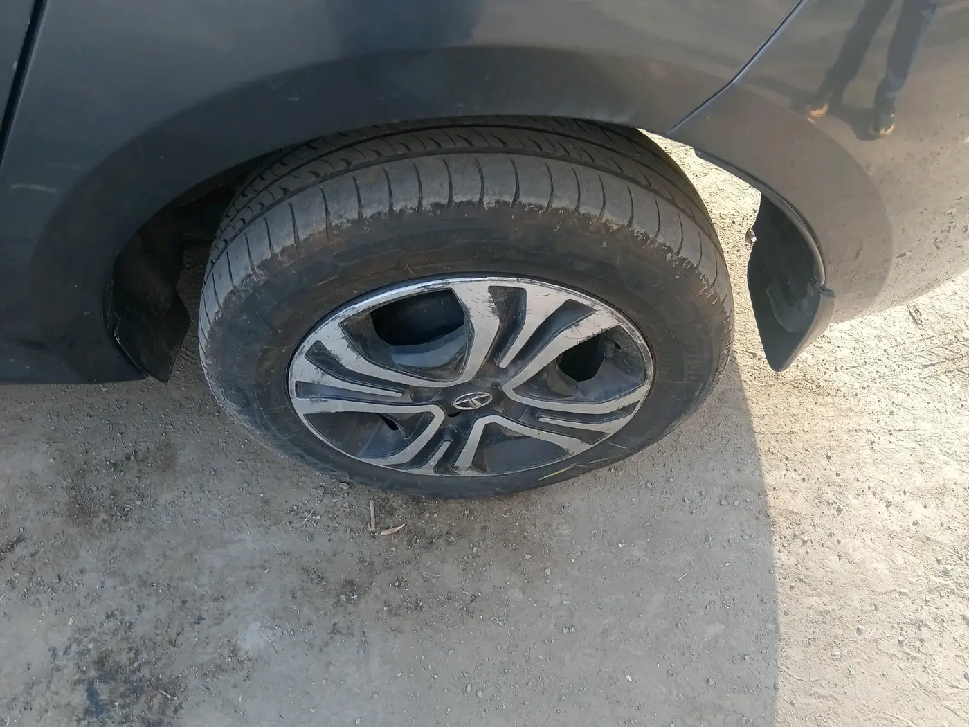 2022 Tata TIGOR XZ PLUS CNG, CNG, Manual, 70,267 km, tyre