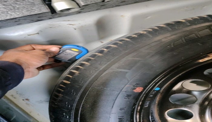 2023 Maruti BREZZA VXI SMART HYBRID, Petrol, Manual, 34,720 km, tyre