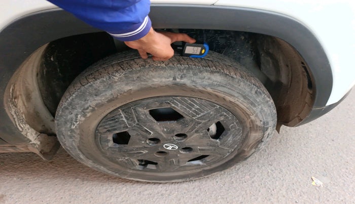 2024 Tata PUNCH EV ADVENTURE 3.3, Electric, Automatic, 29,875 km, tyre