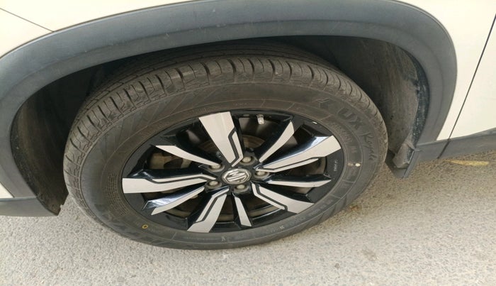 2019 MG HECTOR SMART HYBRID 1.5 PETROL, Petrol, Manual, 59,144 km, tyre