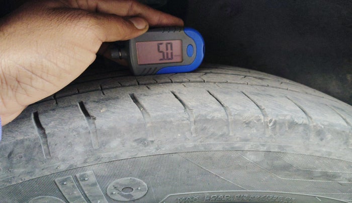 2014 Skoda Superb ELEGANCE 1.8 TSI MT, Petrol, Manual, 1,01,085 km, tyre