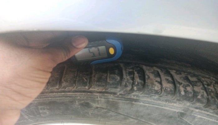 2013 Toyota Etios Liva G, Petrol, Manual, 77,531 km, tyre