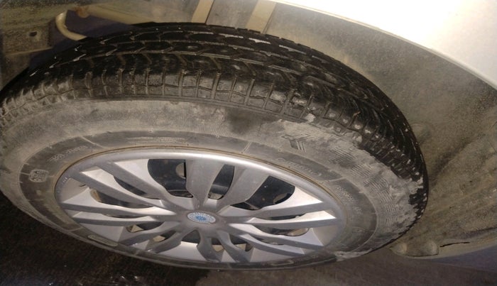 2014 Maruti Swift Dzire LXI, Petrol, Manual, 50,115 km, tyre