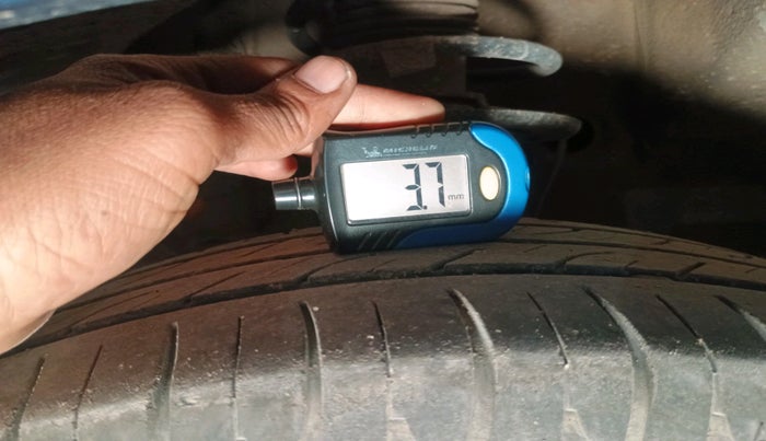 2015 Maruti Baleno DELTA PETROL 1.2, Petrol, Manual, 1,21,467 km, tyre