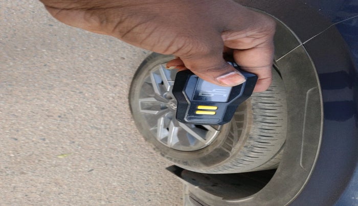 2021 Hyundai VENUE SX 1.0 TURBO IMT, Petrol, Manual, 39,800 km, tyre