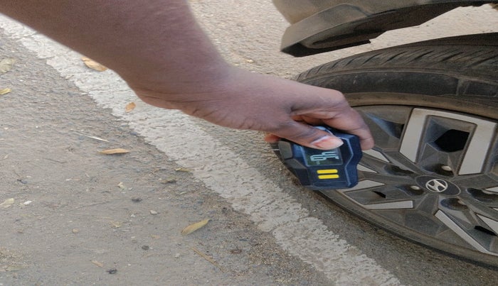 2021 Hyundai VENUE SX 1.0 TURBO IMT, Petrol, Manual, 39,800 km, tyre