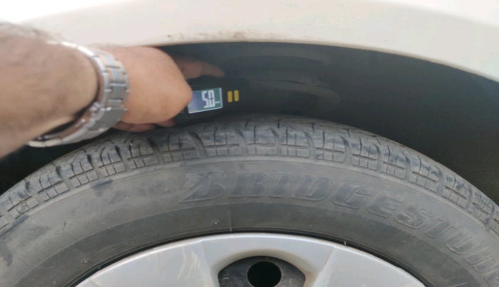 2015 Maruti Ritz VXI, Petrol, Manual, 17,486 km, tyre