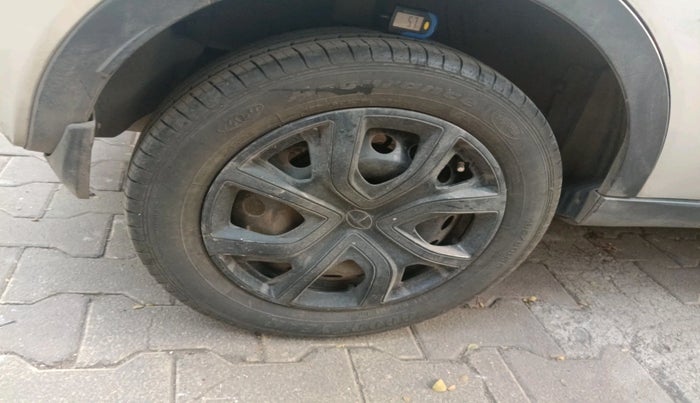 2018 Tata NEXON XT PETROL, Petrol, Manual, 60,731 km, tyre