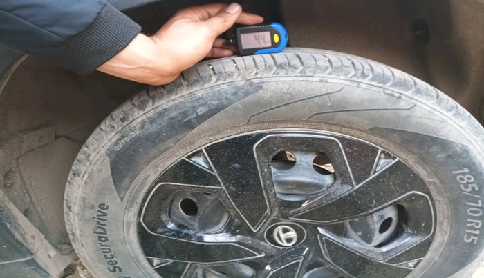 2022 Tata PUNCH ADVENTURE MT, Petrol, Manual, 44,029 km, tyre