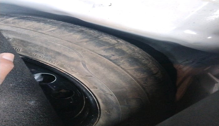 2015 Ford Figo TITANIUM 1.2 PETROL, Petrol, Manual, 45,304 km, tyre