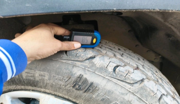 2023 Mahindra BOLERO NEO N 8, Diesel, Manual, 39,114 km, tyre