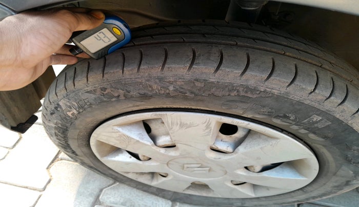 2017 Maruti Wagon R 1.0 LXI CNG, Petrol, Manual, 92,258 km, tyre