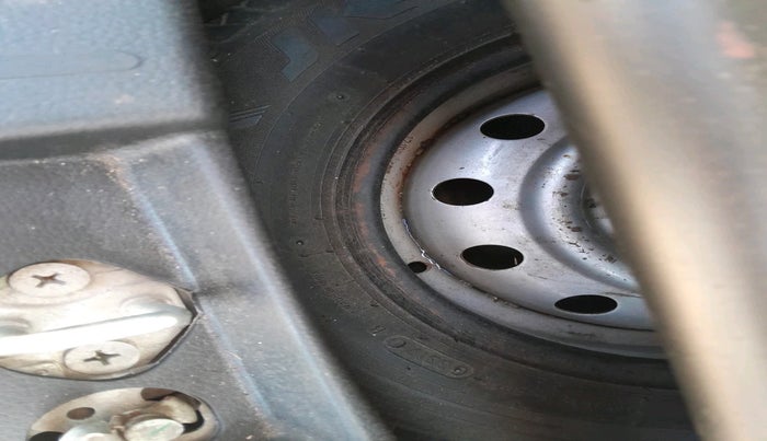 2017 Maruti Wagon R 1.0 LXI CNG, Petrol, Manual, 92,258 km, tyre