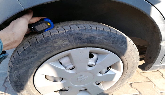 2017 Maruti Wagon R 1.0 LXI CNG, Petrol, Manual, 92,258 km, tyre