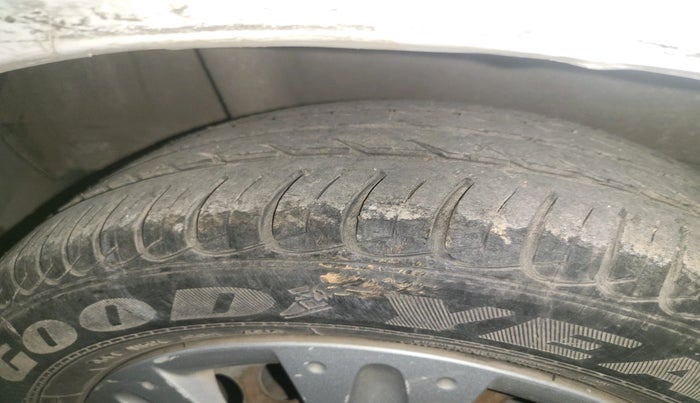 2014 Honda Brio S MT, Petrol, Manual, 45,016 km, tyre