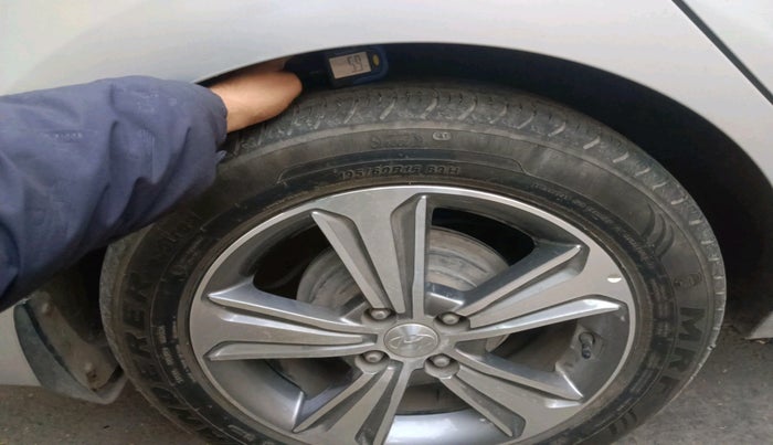 2017 Hyundai Verna 1.6 VTVT SX, Petrol, Manual, 92,883 km, tyre