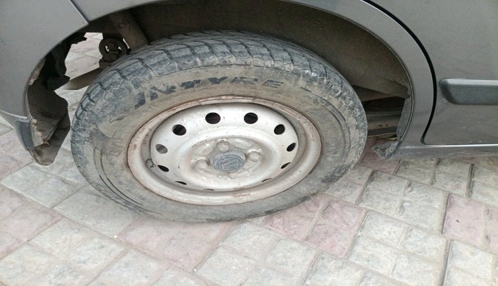 2011 Maruti Wagon R 1.0 LXI, Petrol, Manual, 13,995 km, tyre