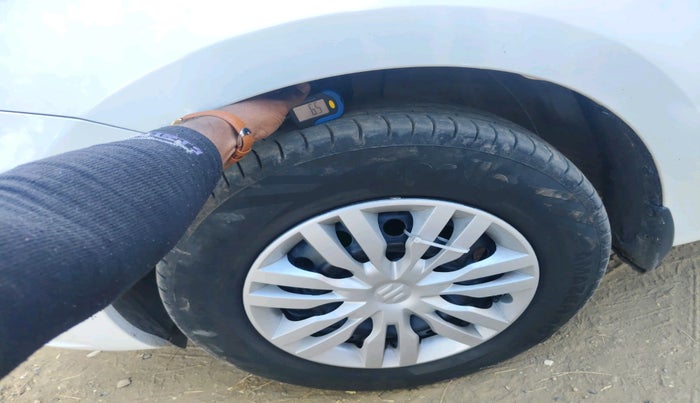 2023 Maruti Dzire VXI CNG, Petrol, Manual, 48,899 km, tyre