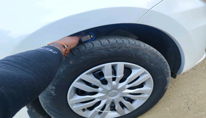 2023 Maruti Dzire VXI CNG, Petrol, Manual, 48,899 km, tyre