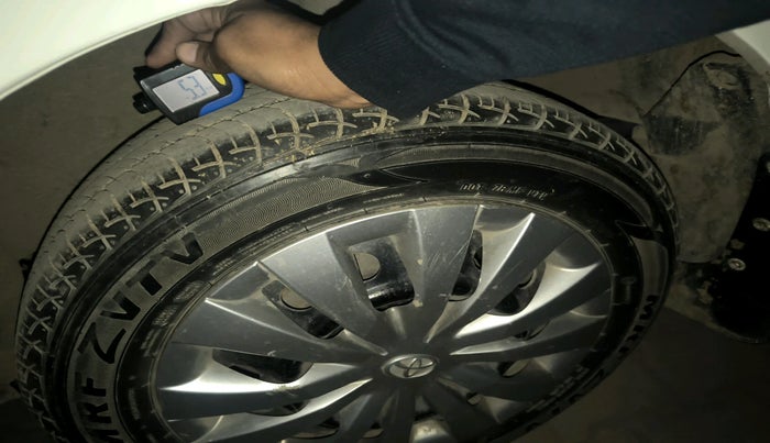 2013 Toyota Etios G, Petrol, Manual, 85,832 km, tyre