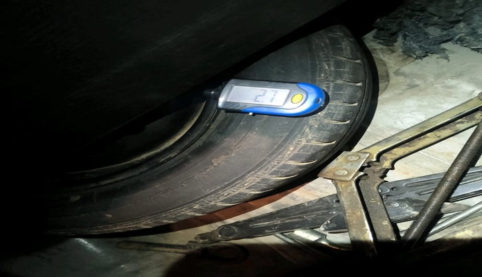 2013 Toyota Etios G, Petrol, Manual, 85,832 km, tyre