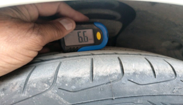 2021 Hyundai NEW I20 ASTA 1.2 AT, Petrol, Automatic, 37,291 km, tyre