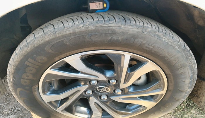 2024 Toyota Innova Crysta GX Plus 8 STR, Diesel, Manual, 12,113 km, tyre